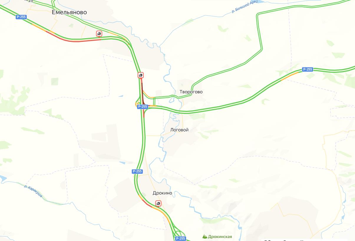Десять машин столкнулись в поселке Емельяново сегодня утром  На трассе Р-255 «Сибирь» произошло сразу 3 ДТП, пострадавших в них нет, сообщили в ГАИ. Сейчас движение в сторону Красноярска и из столицы края затруднено.  — Водители, будьте предельно осторожны: соблюдайте скоростной режим и дистанцию, избегайте резких манёвров и торможений, не выезжайте на встречную полосу без необходимости – это смертельно опасно, всегда пристёгивайтесь ремнём безопасности, — обратились к автомобилистам в Госавтоинспекции.  Фото: ГАИ, скриншот Яндекс Карты