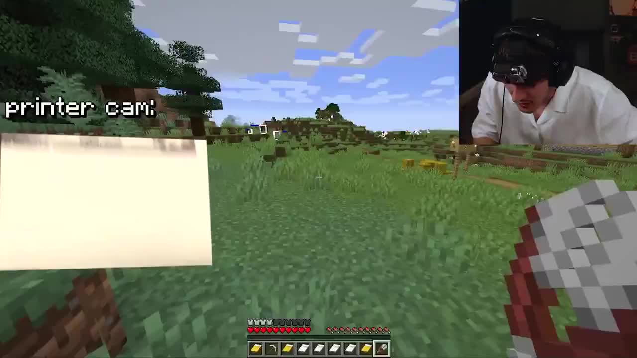 Ютубер smilly проходит Minecraft на чековом принтере, используя 47 рулонов бумаги