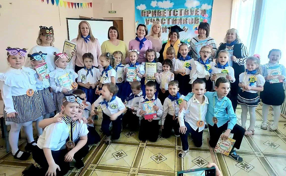 Конкурс Маленький эрудит является традиционным событием которое проводится ежегодно в Хасанском округе Он направлен на развитие творческих и интеллектуальных способностей старших дошкольников В этом году конкурс прошел особенно ярко и привлек внимание многих родителей и педагогов