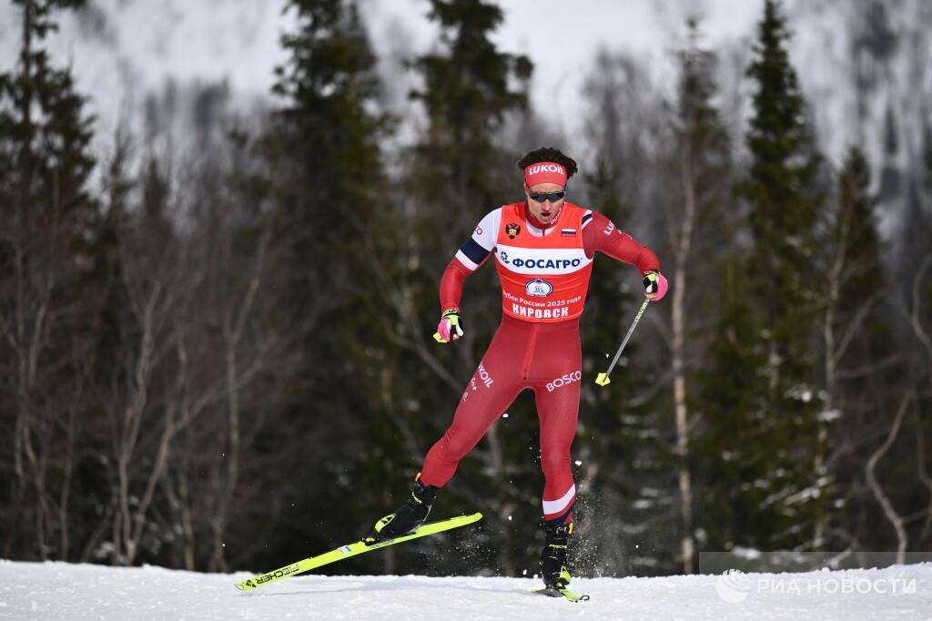 Коростелев тоже не смог пройти квалификацию в спринт на Тур де Ски Савелий преодолел дистанцию 1 6 км за 3 минуты 25 64 секунды и не смог попасть в тридцатку лучших Подписывайтесь на РИА Новости Спорт в MAX