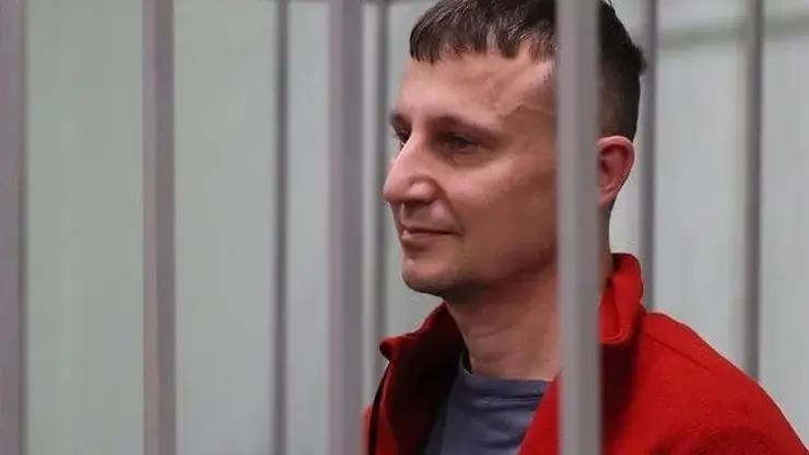 Бывшего красноярского депутата Глискова освободили из СИЗО под домашний арест Суд отменил приговор Центрального районного суда и возвратил дело Восточно транспортному прокурору В отношении Глискова избрана мера пресечения в виде домашнего ареста он освобожден из под стражи немедленно Фото Telegram канал ГЛИСКОВ И КОМАНДА   Подписаться на sibnovosti ru предложить новость