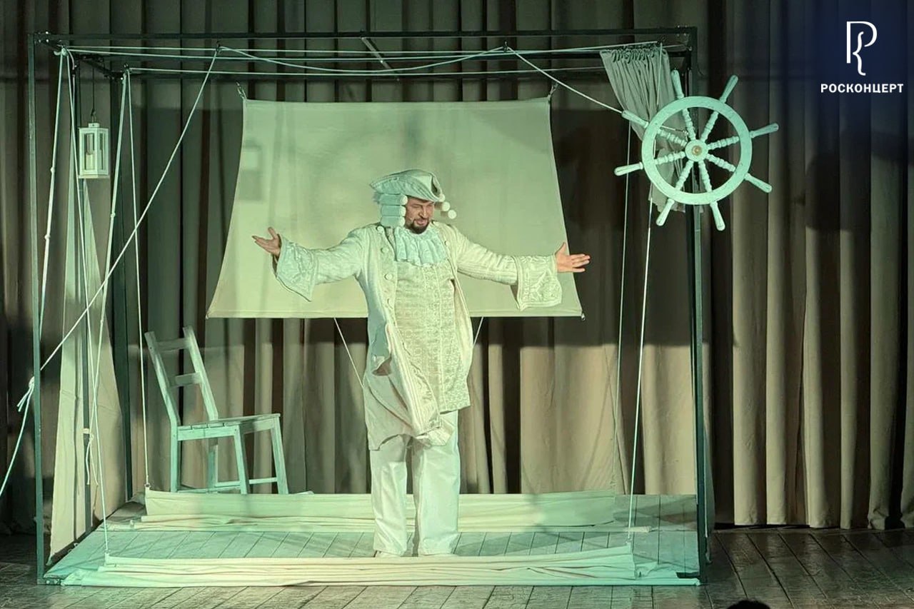 Исторические регионы встретили Тюменский театр кукол Гастроли состоялись с 5 по 9 ноября в ДНР Запорожской и Херсонской областях На сценах Розовского сельского дома культуры Акимовкой ЦКС и Центра культуры и досуга г Геническа был представлен моноспектакль Невероятные путешествия барона Мюнхгаузена Правдивые истории рассказанные самым находчивым смелым и остроумным путешественником который может показать дорогу даже на Луну пришлись по душе юным театралам и их родителям В спектакле используются видео и анимация а также приемы театра теней В 80 й театральный сезон нам особенно приятно поделиться своим творчеством с жителями исторических регионов рассказал директор Тюменского театра кукол Роман Явныч Невероятные путешествия барона Мюнхгаузена с удовольствием смотрят и маленькие и взрослые зрители МинкультурыРоссии Росконцерт ВсероссийскийГастрольноКонцертныйПлан