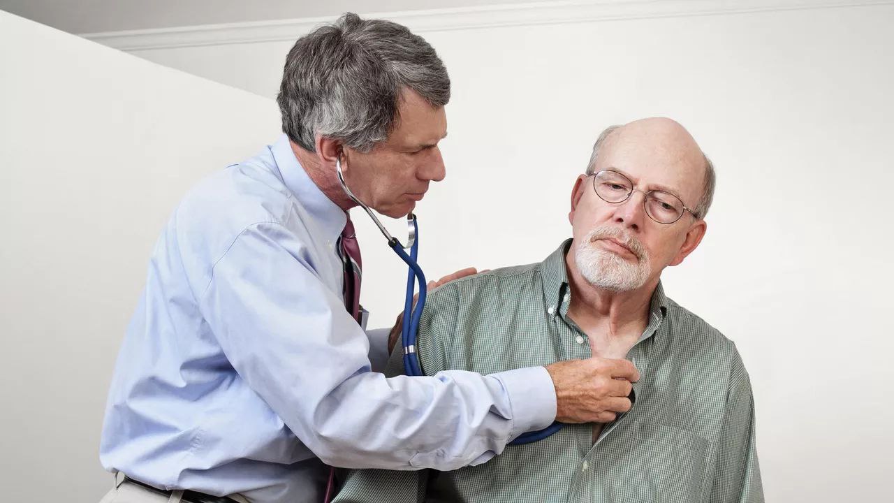 В России введут должность врача по здоровому долголетию Новая ставка в номенклатуре должностей медработников появится ориентировочно уже весной сообщает РИА Новости Ранее председатель правительства Михаил Мишустин сообщил что кабмин утвердил план мероприятий по реализации стратегии действий в интересах граждан старшего поколения до 2030 года Он назвал повышение продолжительности жизни и активное долголетие ключевыми приоритетами государственной политики АОТВ