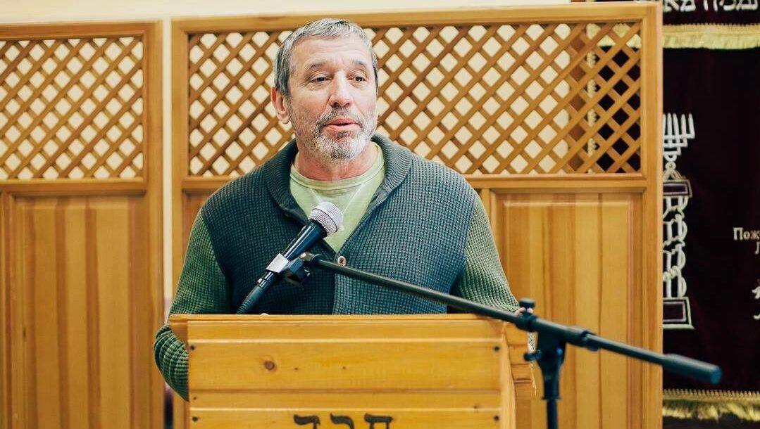 12 января в Ленинском районном суде Перми зарегистрирована апелляционная жалоба Бориса Мильграма на решение об увольнении его с поста худрука Театра Театра в связи с утратой доверия Апелляции также подали второй ответчик по делу местный минкульт и сам Театр Театр Дата рассмотрения апелляции Мильграма не назначена однако как пояснила его адвокат Оксана Пономарёва слушание пройдёт не раньше марта Напомним прокуратура обвинила Бориса Мильграма в том что в 2022 2023 он заключал договоры с режиссёром Александром Пронькиным мужем его дочери актрисы Эвы Мильграм и при этом не уведомил учредителя о наличии конфликта интересов 28 ноября Ленинский районный суд поддержал иск а 18 декабря им было сформулировано мотивированное решение по делу В тот же день с открытыми письмами в поддержку режиссёра выступили коллектив Театра Театра члены жюри и участники пермского фестиваля моноспектаклей МОНОфест Подробности и другие события хроники Театр во время боевых действий Месяц 47 по ссылке