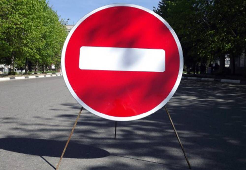 В Перми из-за эстафеты на сутки перекроют часть Закамска В Перми с 22 апреля 15:00 до 23 апреля 19:00 ограничат движение транспорта на нескольких улицах в Кировском районе Перми. В это время здесь будет проходить 48-ая легкоатлетическая эстафета в честь 80-летия Победы в Великой Отечественной войне. Будут перекрыты участки улиц: Александра Невского между домами №4-20 , Закамской между домами №8-16 , Кировоградской 21-33 , Федосеева дома №16 по ул. Федосеева до дома №16 по ул. Кировоградской , Ласьвинской от дома №15 по ул. Ласьвинской до дома №26 Кировоградской . Источник ЧП Пермь Прислать новость