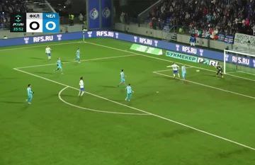 2 0 Факел впервые с 1956 года обыграл в Воронеже гостей из Челябинска Победу огнеопасным над уральцами принес гол албанского форварда Пуси 30 ноября на воронежской Маршакане так в народе называют домашнюю арену огнеопасных болельщики из за ее географического положения Факел принимал Челябинск в рамках 21 го тура первой лиги После вчерашней осечки екатеринбургского Урала в Ульяновске 0 0 воронежцы в случае сегодняшнего успеха обеспечивали себе 7 очковый перевес над свердловчанами Нужно было всего ишь победить И с задачей парни Олега Василенко отменно справились В который уже раз в этом розыгрыше победу Факелу принес точный удар албанского голеадора Белайди Пуси На 36 й минуте лучший бомбардир первой лиги замкнул фланговую передачу Ильнура Альшина Точку в матче поставил Мераби Уридия на 90 4 минуте ему ассистировал Альшин Итог 2 0 в пользу единоличного лидера турнира Подробнее