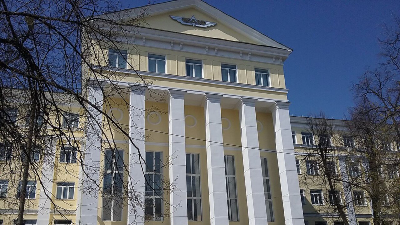 Cамолетный корпус Авиаинститута учебное здание 3 КНИТУ КАИ планируют добавить в реестр объектов культурного наследия Здание на улице Толстого построили в 1940 году по проекту архитектора Всеволода Дубровина Самолетный корпус сочетает в себе послевоенную сталинскую архитектуру и элементы конструктивизма Фото Комитет РТ по охране ОКН   inde io news samoletnyj korpus aviainstituta planiruyut vklyuchit v reestr obektov kulturnogo naslediya