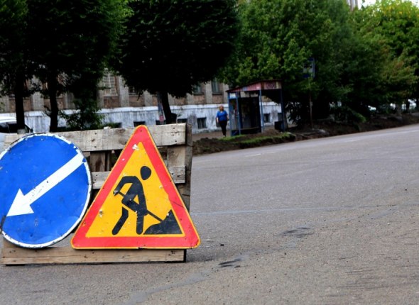 Движение ограничат на Академика Курчатова в Иркутске Решение принято в связи с проведением аварийных работ Читать подробнее на сайте...