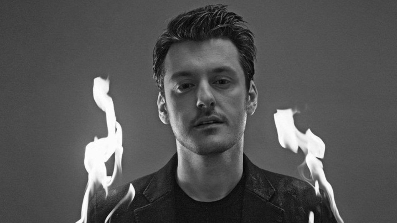 Илья Найшуллер претендует на должность постановщика «Дома у дороги 2» с Джейком Джилленхолом, сообщили в издании Deadline. Если режиссёр подпишет контракт, это будет его второй фильм для Amazon. Первым стал боевик «Главы государств», который вышел несколько недель назад.