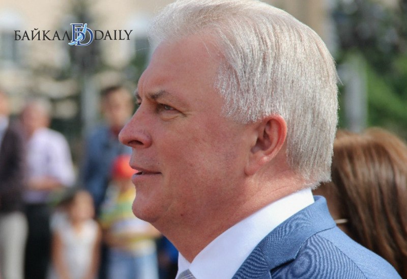 Глава Бурятии Алексей Цыденов поблагодарил Вячеслава Наговицына который сегодня объявил об уходе с поста сенатора от республики По словам Цыденова Наговицын работал все эти годы на благо Бурятии Вячеслав Владимирович пришёл в республику в непростое время с серьёзными вызовами и высокими ожиданиями людей Он взял на себя ответственность и многое сделал для того чтобы у Бурятии появился задел на будущее отметил в частности Цыденов