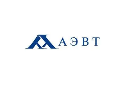 АЭВТ российские авиакомпании на фоне дефицита самолетов сокращают перевозки внутри страны Дефицит самолетов вынуждает российские авиакомпании перераспределять имеющийся парк с внутренних направлений на более рентабельные международные говорится в аналитическом отчете о состоянии отрасли опубликованном Ассоциацией эксплуатантов воздушного транспорта АЭВТ Об этом сообщает Интерфакс Снижение прошлогоднего общего трафика авиакомпаний на 2 5 до 108 9 млн человек обусловлено спадом внутренних перевозок который составил 3 8 перевезено 81 5 млн напоминает АЭВТ Международный трафик вырос на 1 6 до 27 4 млн человек в том числе в дальнее зарубежье на 8 5 до 17 7 млн aviaru net n294729 Оставайся в информационном потоке подпишись на наш канал в MAX