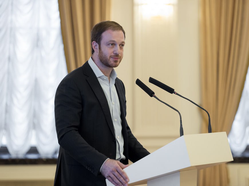 Новым директором комитета по развитию туризма Казани стал Александр Шавлиашвили Он сменил Дарью Санникову ставшую советником мэра города Ильсура Метшина по работе в Ассоциации городов стран БРИКС Фото мэрия Казани inkazanischa теперь и в МАХ