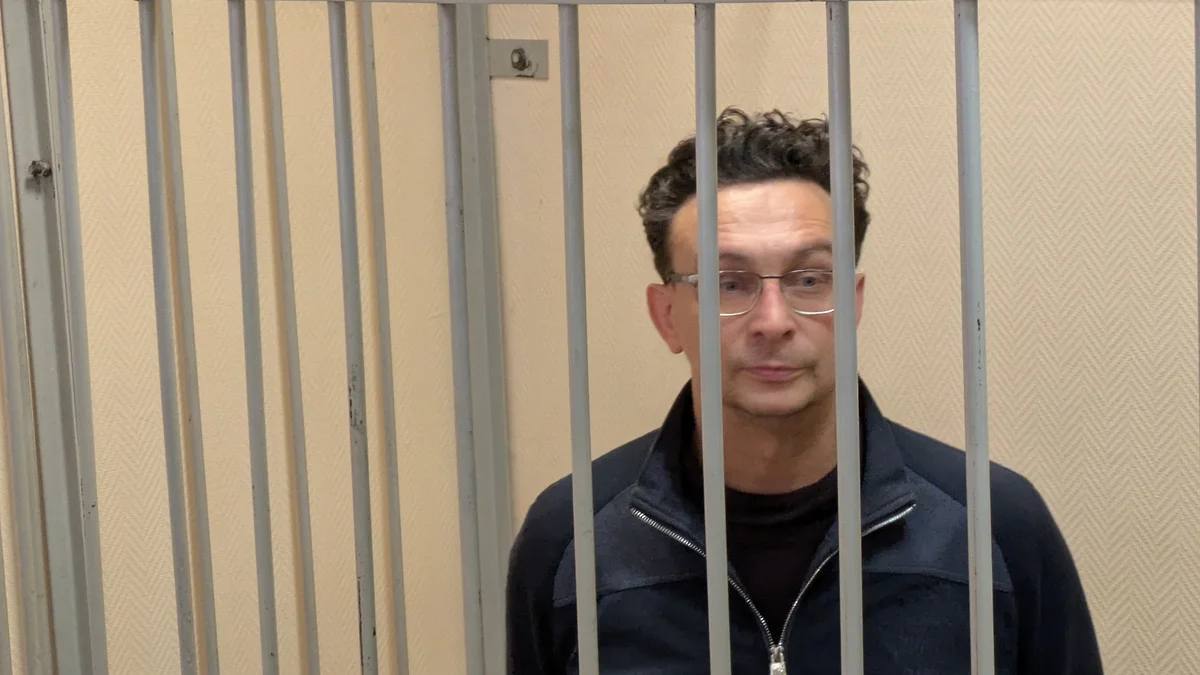 Воронежский облсуд оставил в СИЗО бывшего замминистра туризма Воронежский областной суд оставил без удовлетворения апелляционную жалобу защиты бывшего замминистра предпринимательства и туризма Александра Кукина на решение о продлении его ареста в СИЗО до 30 мая. Об этом сообщили в облсуде. Фото: Сергей Толмачев Подписывайтесь на «Ъ-Черноземье»