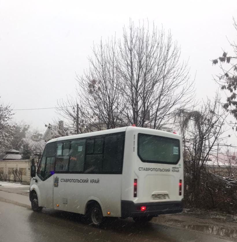 Еще на 8 ставропольских маршрутах водители не соблюдают расписание.  В конце января в утренние часы пик специалисты проверили работу маршрутов №1, 36, 33, 12 и троллейбуса №7. В феврале после заключения новых госконтрактов оценили, соблюдают ли расписание автобусы №13, 10 и 14.  Во всех случаях выявлены нарушения. Перевозчиков оштрафуют, сообщили в краевом Миндоре.