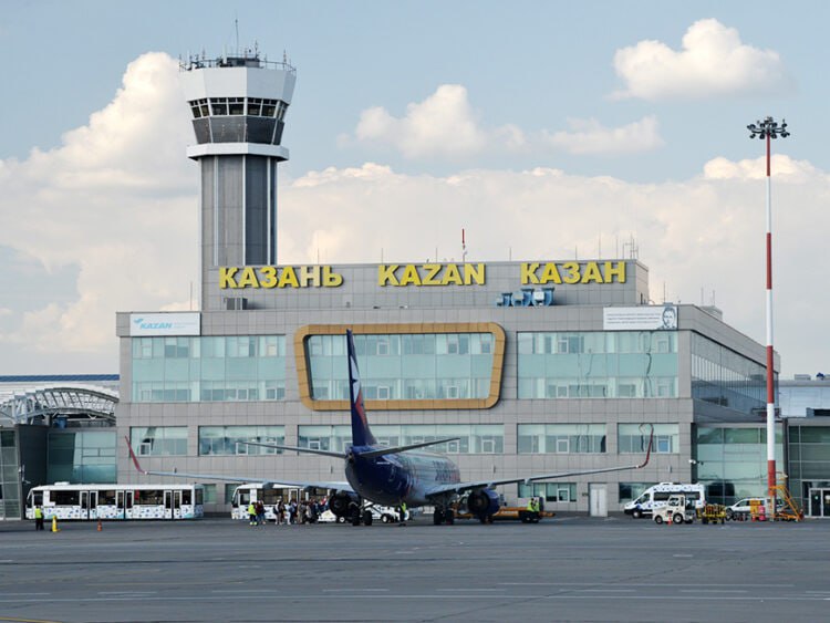 Прямые рейсы Казань Стамбул стартуют с 26 января С 26 января 2026 года Nordwind Airlines запускает прямые рейсы по маршруту Казань Стамбул Об этом как сообщили в генконсульстве Турции Полёты будут осуществляться три раза в неделю по понедельникам средам и пятницам на Boeing 737 800 вмещающем 189 пассажиров Стамбул станет 25 м направлением авиакомпании из Казани что значительно расширит возможности авиасообщения для местных жителей Новый маршрут также откроет пассажирам доступ к международным пересадкам через крупнейший турецкий хаб Подписаться Сообщить новость Вести Татарстан в MAX