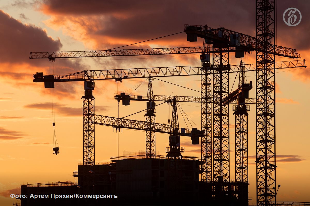 Конфликт вокруг проблемного петербургского застройщика Seven Suns Development продолжает набирать обороты кредитор компании банк Дом РФ подал новые иски о взыскании со структур девелопера более 900 млн руб В рамках урегулирования конфликта между сторонами готовится сделка о передаче двух проектов строительства жилых комплексов в Подмосковье и Петербурге новому застройщику которая может быть закрыта в ближайшие несколько месяцев Ъузнал