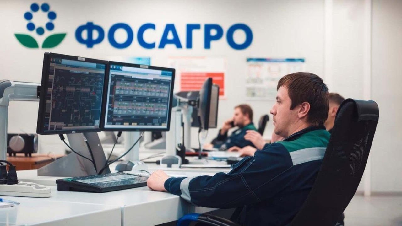 Два цифровых проекта компании ФосАгро стали победителями премии Нефть и Газ 5 0 Об успехах на своих ресурсах рассказал губернатор Георгий Филимонов В номинации Эффективное импортозамещение победила первая в России автоматизированная система управления производством созданная для крупного химического холдинга без использования иностранных компонентов Разработка уже доказала свою эффективность в Череповце и теперь её тиражируют на других промышленных площадках ФосАгро В номинации Промышленная автоматизация был отмечен проект по импортозамещению автоматизированной системы управления технологическим процессом на сернокислотном производстве предприятия Апатит Внедрение новых отечественных цифровых решений позволило повысить производительность установок Палисад Media Подписывайтесь