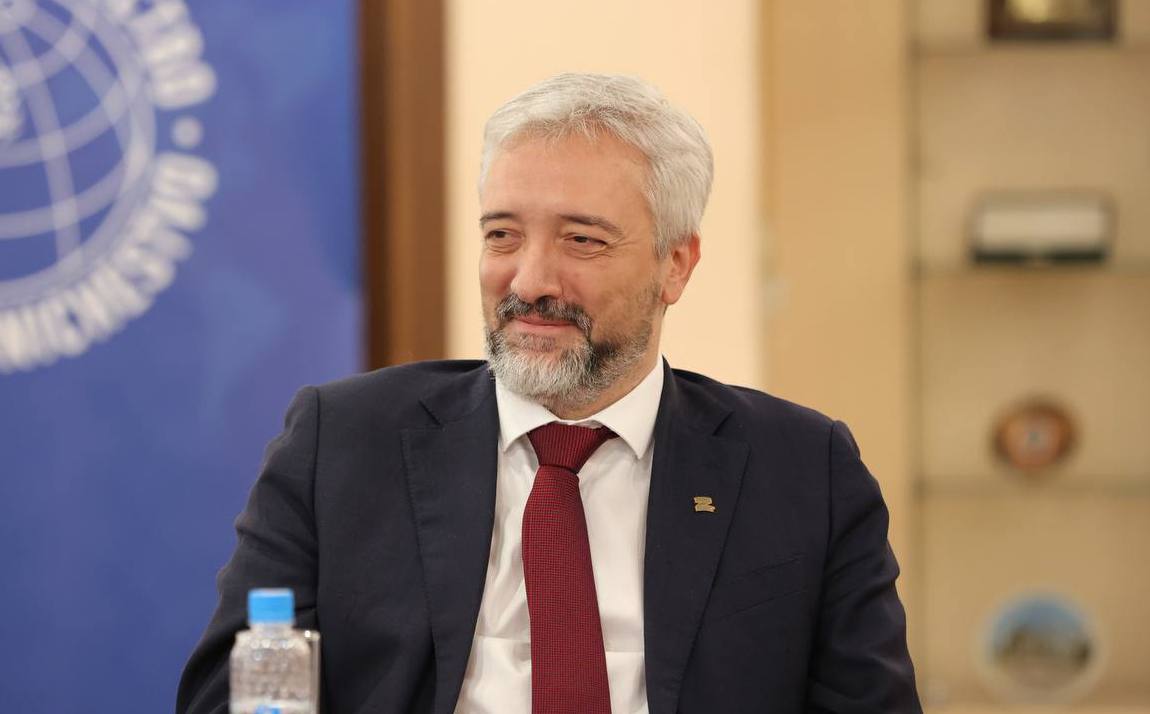 Евгений Примаков награжден орденом Почета Указом Президента Российской Федерации от 11 февраля глава Россотрудничества член Попечительского совета Фонда удостоен ордена Почета за достигнутые трудовые успехи и многолетнюю добросовестную работу Государственная награда стала признанием профессиональной деятельности и вклада в развитие международного гуманитарного сотрудничества Поздравляем Евгения Примакова и желаем дальнейших успехов 1  1  1