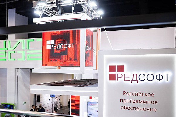 Структура Ростеха приобрела 30 процентов в уставном капитале ИТ-компании РЕД СОФТ Входящая в Госкорпорацию Ростех компания РТ-РЕД приобрела 30% в уставном капитале разработчика программных продуктов в рамках соглашения о стратегическом партнерстве. Партнерство нацелено на укрепление технологического суверенитета в ИТ-сфере и продвижение отечественного программного обеспечения на внутреннем и внешнем рынках. Об этом сообщает AVIA.RU. «Ростех и РЕД СОФТ имеют уже существенный багаж сотрудничества. На предприятиях Корпорации успешно используются система управления ИТ-инфраструктурой РЕД АДМ, а также операционная система РЕД ОС. Новый формат стратегического партнерства открывает дополнительные возможности для дальнейшего расширения продуктового портфеля и масштабирования отечественных ИТ-продуктов в России и за рубежом», — отметил директор по цифровой трансформации Госкорпорации Ростех Максим Валин. aviaru.net/n284414