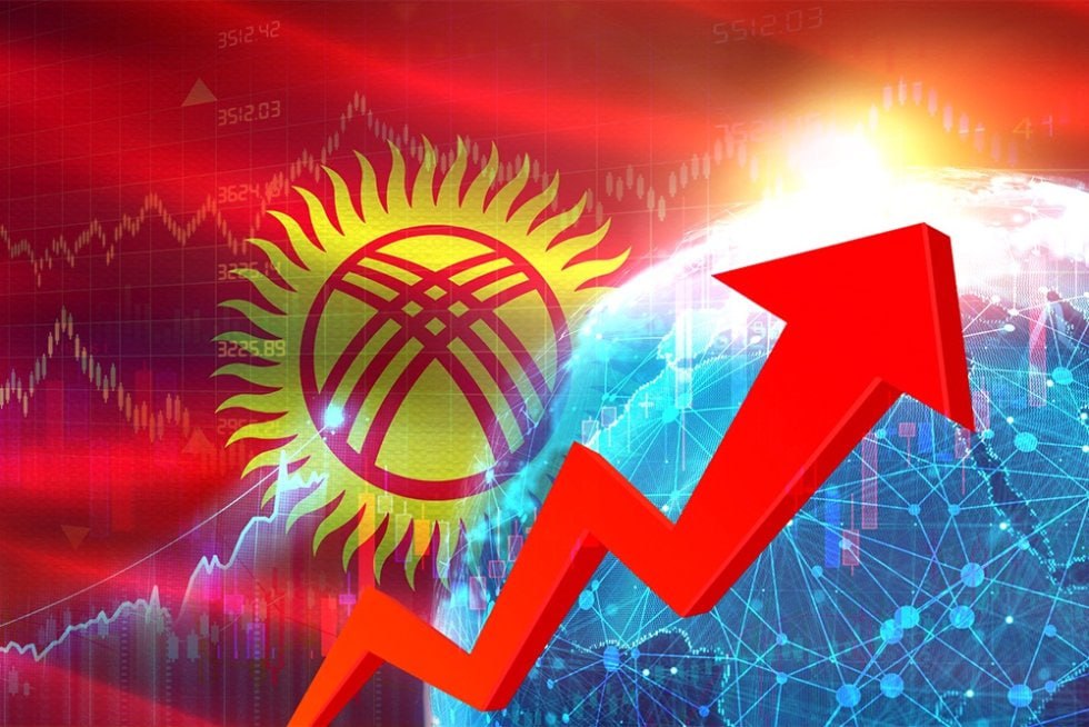 Россия остаётся ключевым экономическим партнёром Кыргызстана За первое полугодие 2025 года объём прямых российских инвестиций в Кыргызстан превысил 110 миллионов долларов Россия сохраняет статус одного из главных торговых партнёров республики с долей в товарообороте 22 Стратегический характер партнёрства подтвердил государственный визит президента России Владимира Путина в Бишкек 25 ноября В ходе визита приуроченного к 25 летию Декларации о вечной дружбе были подписаны ключевые межправительственные соглашения Основные направления сотрудничества включают Экономика и инвестиции Российско Кыргызский фонд развития инвестировал в экономику республики свыше 1 миллиарда долларов Сейчас при его участии строятся 14 объектов гидроэнергетики Энергетика Стороны изучают возможность строительства в Кыргызстане первой атомной электростанции на базе российских технологий малых модульных реакторов Гуманитарная сфера В российских вузах обучаются 16 тысяч студентов из Кыргызстана Россия оказывает содействие в строительстве школ и направляет педагогов в рамках проекта Российский учитель за рубежом Трудовая миграция На российском рынке труда работают более 350 тысяч граждан Кыргызстана SNG TODAY подписаться