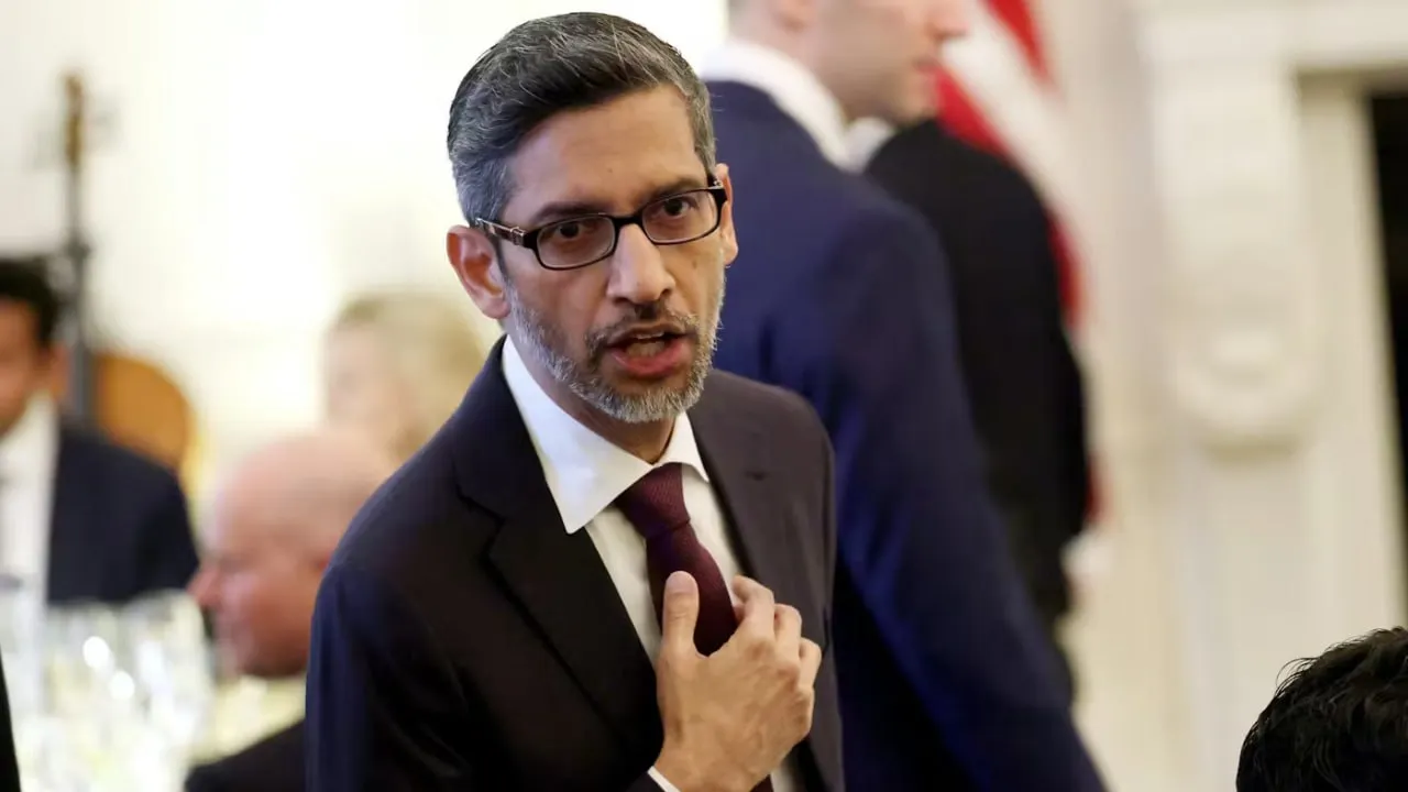 Google и Пентагон договорились об использовании ИИ моделей американской компании для работы с секретными данными сообщило издание The Information со ссылкой на источник GOOG Сделка компании с ведомством предполагает что Google не будет иметь права контролировать решения государства или налагать на них вето Представитель Google отметил что компания оказывает поддержку властям США как в секретных так и в несекретных целях jkinvest news jkinvest