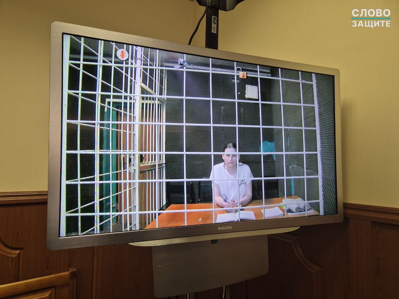 Трансдевушка получила 4 года за терроризм Ее судят за репост видео с участием Марка Фейгина в Телеграм-канале и поддержку легиона «Свобода России». Виктория Сивушкова запретила адвокату просить ей смену меры пресечения с содержания в СИЗО, так как она программист и не сможет содержать себя без доступа к интернету. Она также запретила вести съемку «путинским СМИ», а «иноагентам и врагам народа» разрешила.