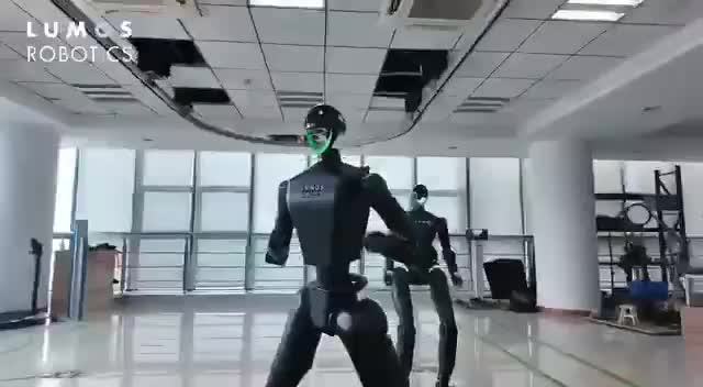 Lumos Robotics представила гуманоидного робота Lus2, демонстрируя его способности в экстремальном спорте
