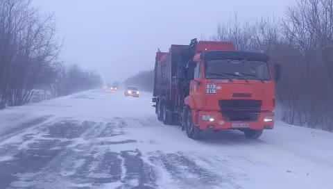 Полицейские Оренбуржья помогли 15 водителям выбраться из снежного плена