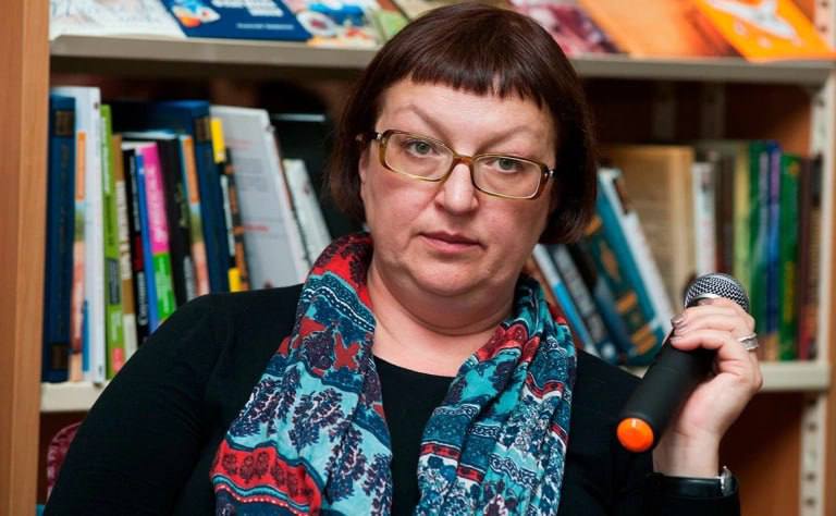 Основательницу Медузы Тимченко заочно осудили Ее приговорили к пяти годам колонии за руководство нежелательной организацией В октябре Галину Тимченко объявили в международный розыск По информации следствия осенью 2024 года она публиковала видео для формирования протестных настроений у россиян а также активно вовлекала их в деятельность нежелательной организации СМИ иноагент признано нежелательной организацией в РФ Признана иноагентом в РФ   Подпишитесь на Абзац TG VK Дзен MAX Rutube