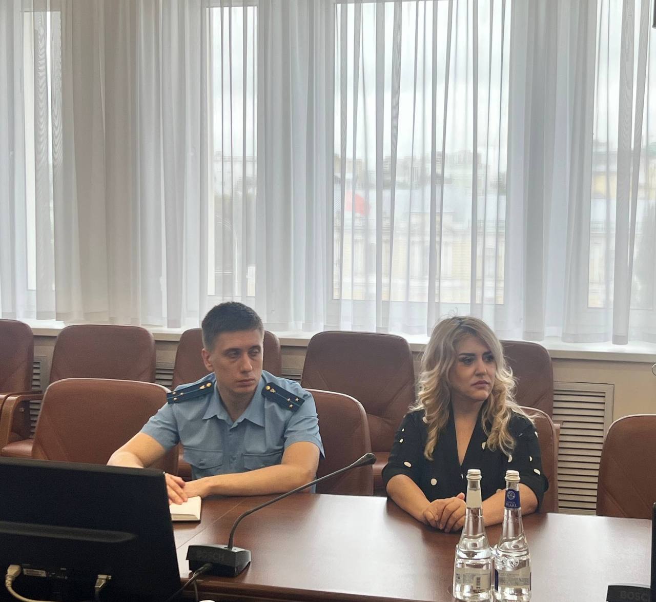 #работа_опоры  Заседание межведомственной комиссии по противодействию нелегальной занятости в Тамбовской области состоялось сегодня, на нем председательствовала временно исполняющая обязанности заместителя главы региона Наталия Макаревич. В мероприятии участвовали представители различных государственных структур и общественных объединений, включая меня, как Председателя регионального отделения "ОПОРЫ РОССИИ".   Основные моменты заседания:  1   Представление результатов: Члены комиссии получили отчет о проделанной работе по борьбе с нелегальной занятостью за четвертый квартал 2025 года.  2   Вопросы обсуждения:    Качество предоставляемых охранных услуг.    Предупреждение нелегальной занятости в отрасли охраны и безопасности.    Другие актуальные темы, касающиеся рынка труда и трудоустройства.  3   Даны поручения: Соответствующим органам было поручено проведение мероприятий, направленных на выявление и предупреждение случаев нелегального трудоустройства.  Региональное отделение "ОПОРЫ РОССИИ" активно поддерживает малый бизнес, защищая его интересы и содействуя улучшению условий на рынке труда в Тамбовской области.  #ОпораРоссииТамбов #Правительство #Тамбов #занятость