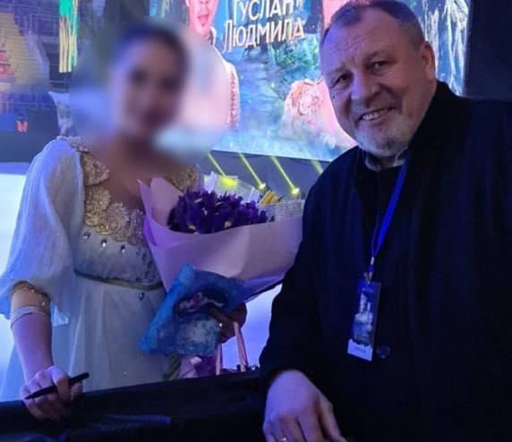 В Воронеже арестовали директора ЧОП за мошенничество на 96 млн По данным собственного источника, речь о Борисе Бакаеве. Он является гендиректором компании «Экономическая безопасность – Гарант». С 2022-го по 2025-й мужчина заключил договор с ВГУ на охранные услуги. Позже оказалось, что Бакаев отправлял на работу тех, у кого даже не было удостоверения и личной карточки частного охранника. Гендиректор выдавал сотрудникам фирменную одежду, организовывал ведение документации, а также подготавливал для ВГУ документы с ложными сведениями об оказании охранных услуг. Бориса Бакаева отправили в СИЗО на 2 месяца. Инцидент Воронеж Хотите чем-то поделиться? Присылайте фото и видео в наш бот-предложку. Лучшее опубликуем!