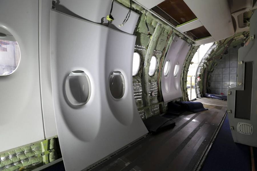 ⏰ ПАО «Яковлев» модифицировало салоны девяти самолетов SSJ-100 авиакомпании «Россия» Специалисты демонтировали кресла бизнес-класса и переоборудовали салоны в 100-местную компоновку. Работы проводились на базе авиационно-технического комплекса «Яковлева» в Жуковском. Проект запустили в середине 2024 года и полностью реализовали в заявленные сроки. В условиях прекращения поставок импортных комплектующих для перекомпоновки салона специалисты компаний «Яковлев», «ОАК-Инжиниринг» и «Авиационные интерьеры» разработали новые конструкторские решения и доработали элементы интерьера самолета. Совместный проект с авиакомпанией «Россия» – еще одно доказательство того, что требования диктует заказчик, а мы как производитель всегда идем навстречу, рассказал заместитель генерального директора ПАО «Яковлев» по поддержке заказчиков гражданской авиатехники Дмитрий Борисенко. Он отметил, что переоборудование самолетов SSJ-100 получилось реализовать даже в условиях беспрецедентных санкционных ограничений благодаря профессионализму всей команды проекта. Подробнее…