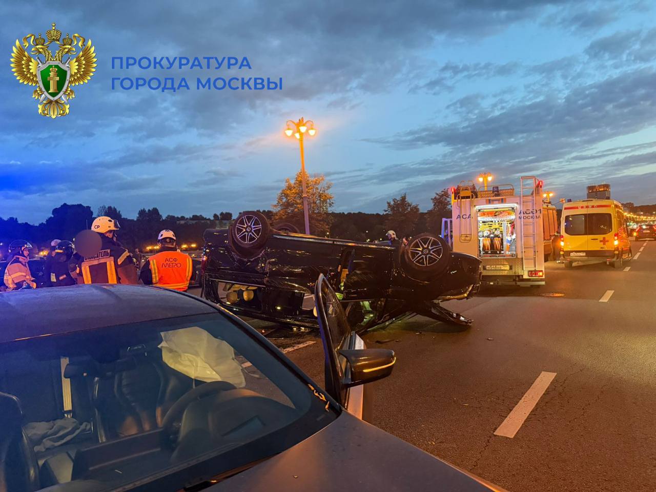 На Фрунзенской набережной столкнулись два автомобиля один опрокинулся сообщили в дептрансе Подпишись на ТАСС Москва