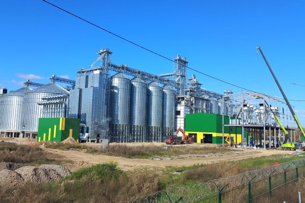 Завод под Новосибирском получит 4 МВт электроэнергии от Россетей   www eprussia ru news base 2025 2847521 htm Россети Новосибирск построят более 1 3 км кабельных линий и установят интеллектуальные счётчики для электроснабжения нового завода по переработке льна и рапса под Новосибирском Завод сможет получать до 4 МВт мощности а инвестиции компании составят около 14 8 млн рублей сообщила пресс служба энергохолдинга новости энергетики Россети электроснабжение завод