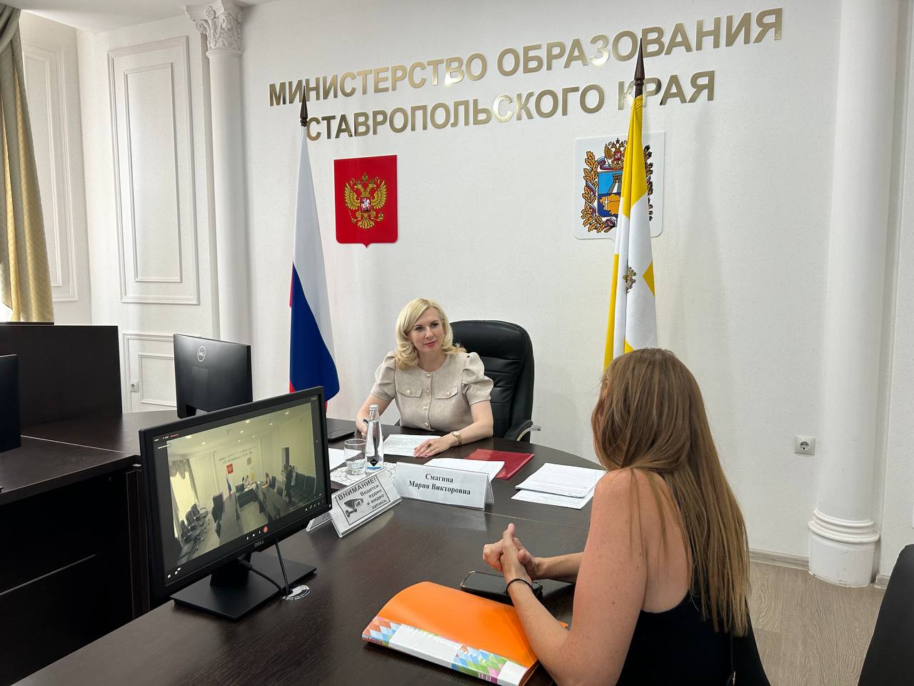 В министерстве образования Ставропольского края провела очередной личный прием граждан, в ходе которого были рассмотрены важные вопросы сферы образования от жителей края. Во время открытого разговора с гражданами обсудили вопросы отказа в зачислении ребенка в школу, трудоустройства в образовательную организацию и другие. Сообщила жителям, какие шаги следует предпринять для разрешения имеющихся проблем, а вопросы, требующие дополнительного изучения, направила сотрудникам министерства образования для дальнейшего рассмотрения. По одному из неоднократных обращений уже выезжала на объект, где встречалась с гражданкой для решения ее вопроса по поводу обозначения границ прилегающей территории к нашей подведомственной образовательной организации. С данной проблемой специалисты продолжают работу. Благодарю всех граждан, кто выражает активное мнение по вопросам развития сферы образования в регионе. Надеюсь на дальнейшее плодотворное сотрудничество во благо наших детей.