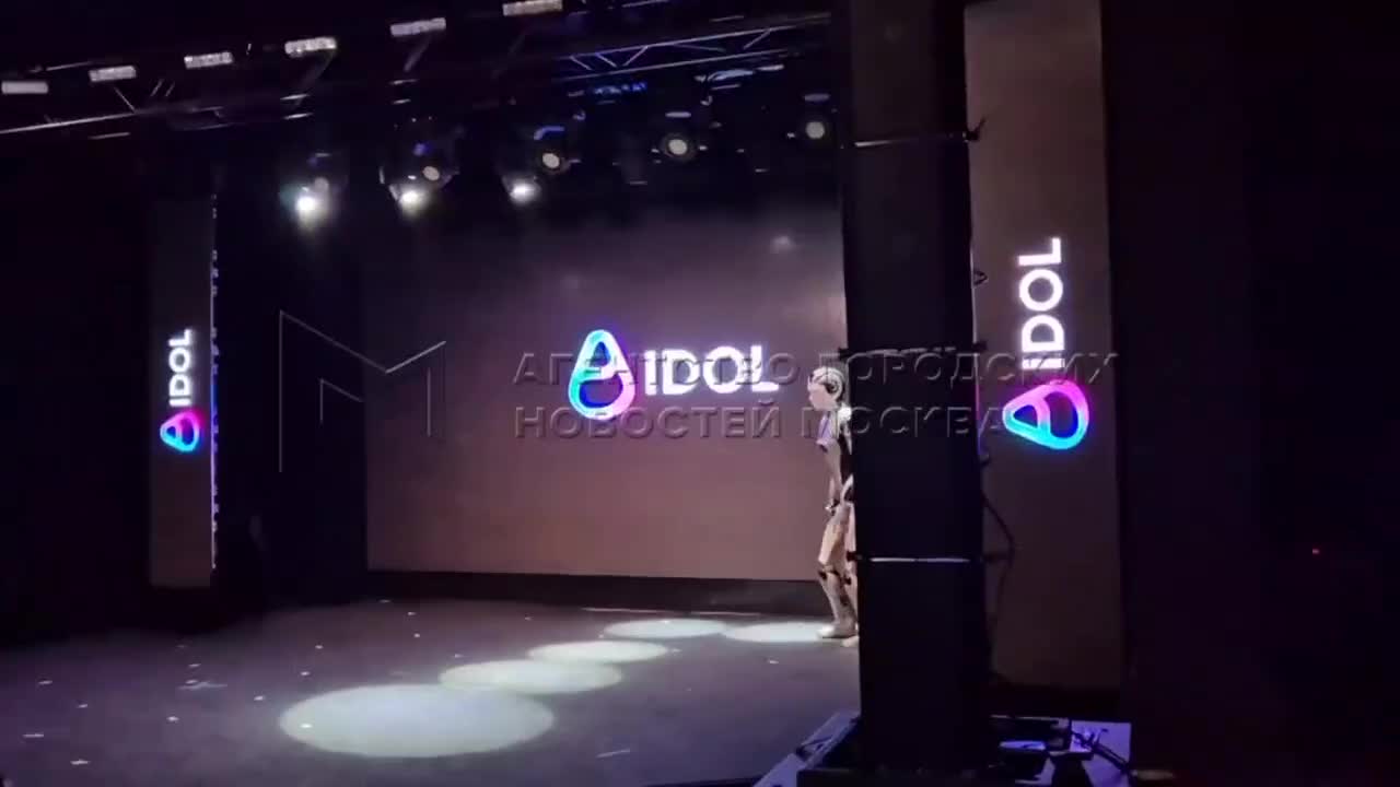 В России представлен первый антропоморфный робот Aidol, который может работать офлайн