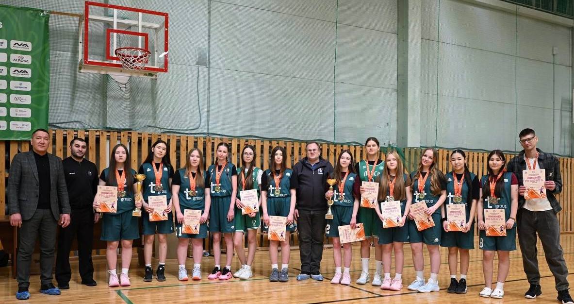 спорт Баскетболистки Ленского района выиграли первенство Якутии В столице республики завершилось первенство по баскетболу 5х5 среди юношей и девушек 2008 2009 г р в рамках Спартакиады Спортивные Якутяне Главный итог для нас Девушки Ленского района чемпионки В финале наши спортсменки оказались сильнее команды из Нерюнгри Бронза у Мирнинского района Всего в турнире девушек участвовало 14 команд со всей республики Поздравляем команду тренеров и всех кто болел за наших Среди юношей победу одержал Нерюнгринский район вторые Мирный третьи Якутск gazetalenskiyvestnik