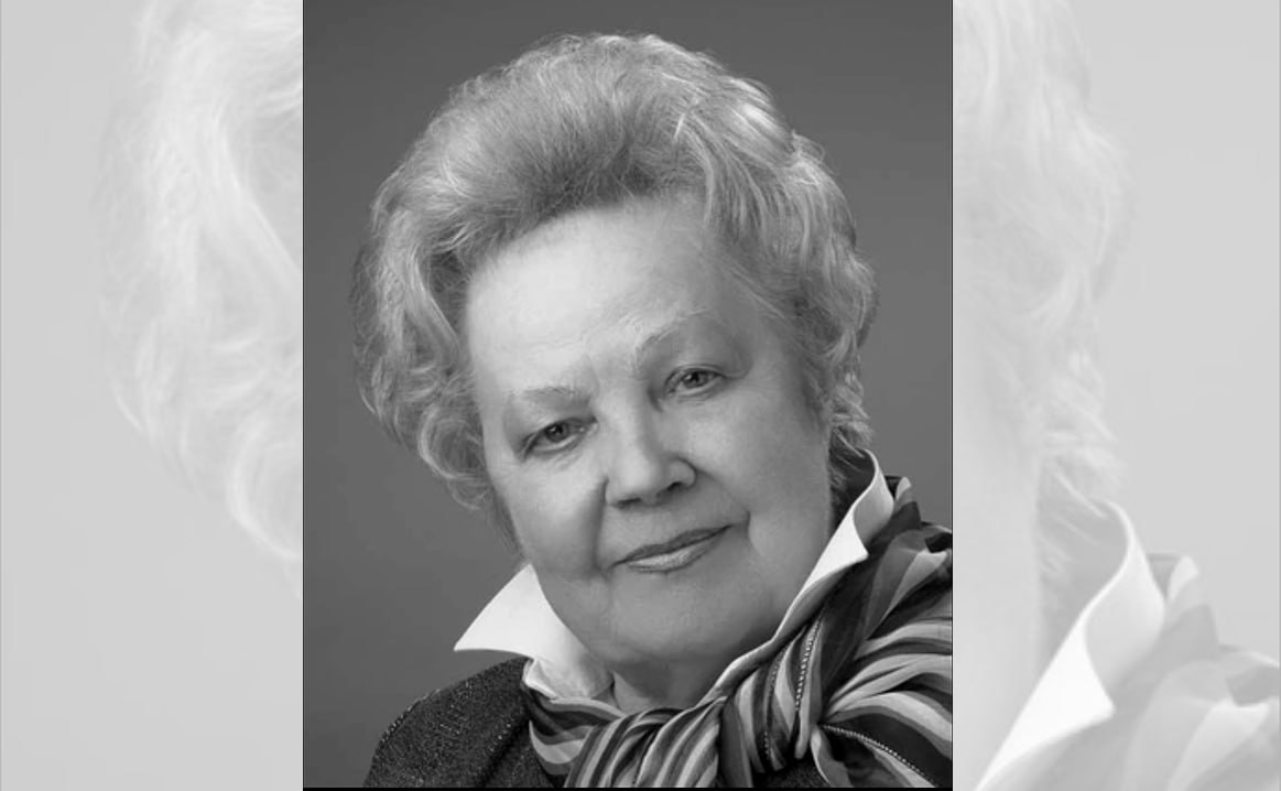 В Челябинске умерла старейшая актриса театра драмы  Ушла из жизни старейшая актриса челябинского театра драмы имени Наума Орлова, заслуженная артистка России Лилия Бокарева. Ей было 98 лет.  Лилия Бокарева более пятидесяти лет посвятила челябинскому театру. За это время она сыграла десятки ярких ролей. Помимо спектаклей артистка занималась преподавательской деятельностью.  — Много лет она преподавала сценическую речь дикторам челябинской студии телевидения и радио, гримерное искусство – студентам ЧГИК и колледжа культуры, — рассказали в драмтеатре.  По словам коллег, Лилия Бокарева была жизнерадостным, улыбчивым и зажигательным человеком. Актриса никогда не унывала и дарила хорошее настроение всем вокруг.  — Коллектив театра глубоко скорбит и выражает самые искренние соболезнования родным и близким Лилии Нестеровны, — выразили соболезнования в драмтеатре.          Голосовать за канал