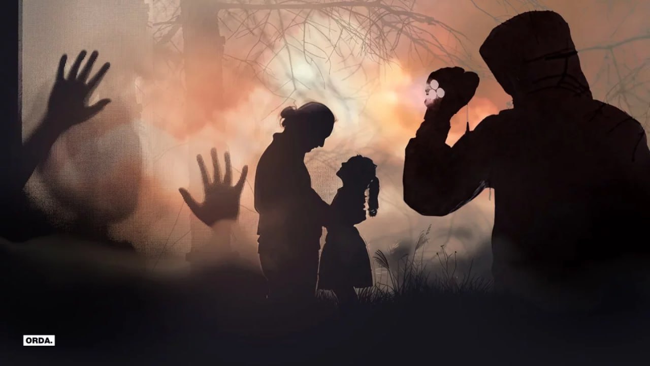 Токаев поручил проверить Начальника ДП Шымкента и его первого зама уволили после убийства Нурай Более того руководителей департамента полиции быстро сняли после слов Токаева на Национальном курултае когда президент обратил внимание на шокирующий случай с убийством 21 летней студентки Нурай Серикбай Департамент собственной безопасности МВД проводит досудебное расследование по факту возможного ненадлежащего рассмотрения обращения родственников убитой девушки со стороны сотрудников УП района Каратау В рамках уголовного дела будет всесторонняя проверка всех доводов и обстоятельств связанных с принятием полнотой и своевременностью мер реагирования сообщили в МВД По итогам расследования обещают дать правовую оценку действиям сотрудников В министерстве отметили что уже провели служебное расследование по итогам которого уволили начальника ДП Шымкента его первого заместителя и ещё несколько человек Ход расследования уголовного дела на контроле МВД уточняет ведомство Контекст В Шымкенте парень зарезал девушку Родственники рассказали что подозреваемый в убийстве 28 летний Аймахан Шерхан преследовал Нурай настойчиво за ней ухаживал а затем начал давить психологически и угрожать Но когда она обратилась в полицию по словам родных её заявление не рассмотрели В итоге юная студентка погибла Султан старший брат Нурай Серикбай потребовал самого жёсткого наказания для задержанного По его словам семья не хочет называть Аймахана Шерхана человеком Сегодня Касым Жомарт Токаев отреагировал на этот страшный случай Гибель Нурай всколыхнула общественность Установили что подозреваемый преследовал девушку и угрожал ей Это привело к гибели человека Я поручил МВД дать правовую оценку действиям департамента полиции Шымкента t me orda kz