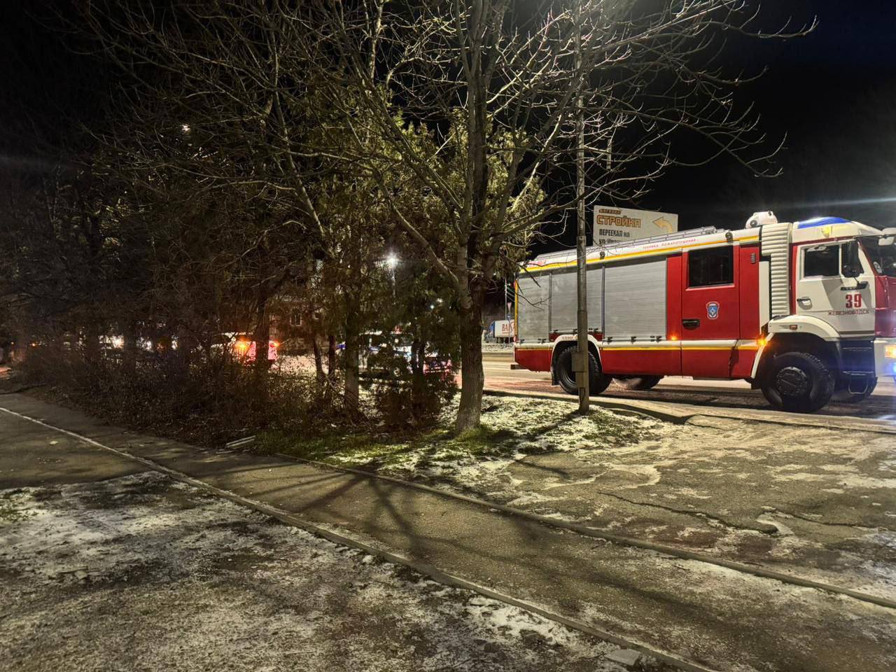 Газовый баллон взорвался этой ночью на территории частного домовладения в Железноводске Пострадавших нет На месте работают специалисты ЧП КМВ