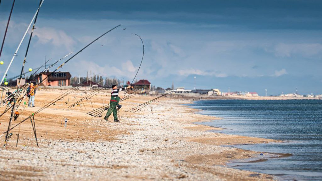 В Херсонской области создают Ассоциацию рыбаков для развития отрасли В регионе при поддержке Министерства АПК прошло учредительное собрание на котором представители рыболовных хозяйств и индивидуальные предприниматели создали Ассоциацию рыбаков Основной целью организации станет формирование единого профессионального голоса для защиты общих интересов решения накопившихся проблем и развития рыболовства в регионе сообщили в Министерстве АПК Херсонской области