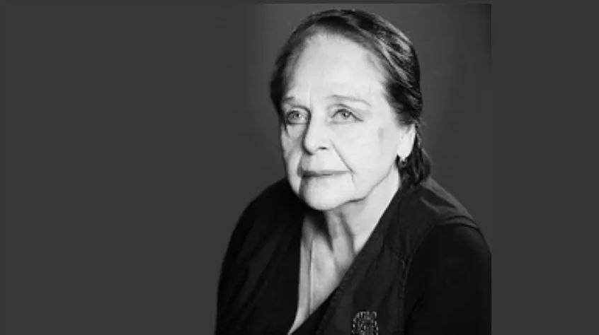 Ушла из жизни актриса Александринки Галина Карелина Сегодня, 9 июля, на 95-м году жизни умерла актриса Александринского театра, народная артистка РСФСР Галина Карелина. Сообщение о смерти актрисы на своём сайте опубликовал сам театр. «Галина Тимофеевна Карелина принадлежала к плеяде замечательных мастеров, являющих пример беззаветного служения профессии, театру, — сказано в публикации. — Творческая биография Галины Тимофеевны Карелиной неразрывно связана с Александринским театром, в труппе которого она с первых дней служения по праву заняла амплуа героини. Её сценическими партнёрами были Василий Меркурьев, Николай Черкасов, Николай Симонов, Юрий Толубеев, Бруно Фрейндлих, Игорь Горбачёв и многие легендарные александринцы». Подробности — по ссылке. Мы ВКонтакте.
