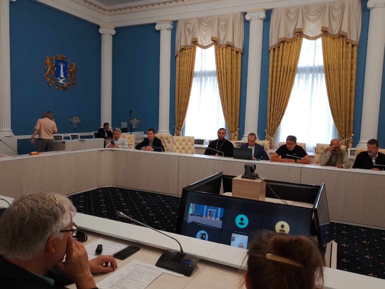 В облправительстве началось заседание градостроительной комиссии под руководством Татьяны Тарасовой Один из вопросов строительство церкви в зелёной зоне на Рябикова Татьяна Тарасова отметила что по проекту на участке предусмотрено сохранение насаждений Но сам вопрос будут обсуждать в закрытом от СМИ режиме