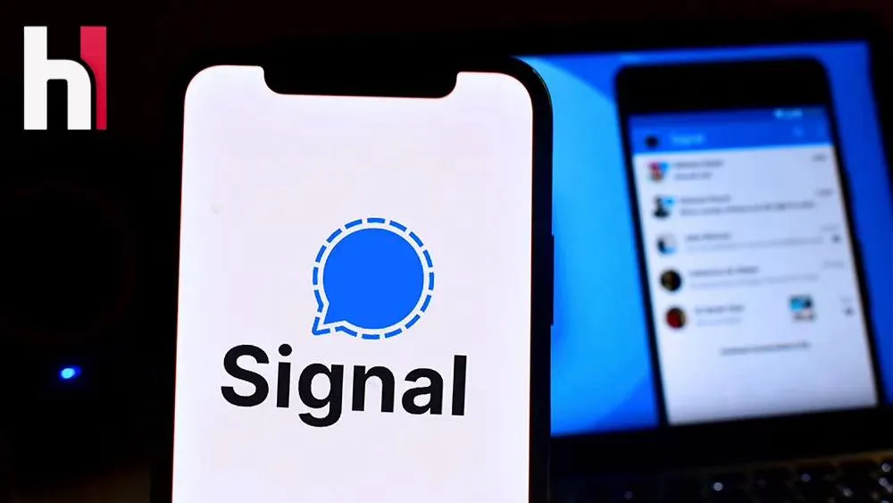 ФБР извлекло переписку мессенджера Signal из iPhone через push уведомления Apple сохраняющие текст сообщений   В рамках криминалистического анализа данных ФБР США извлекло копии входящих сообщений Signal с iPhone обвиняемой после удаления мессенджера копии содержимого переписки сохранились в архиве push уведомлений устройства Дело касалось группы людей которые в июле прошлого года запускали фейерверки и повредили имущество в центре содержания иммиграционной полиции ICE Prairieland в штате Техас один из обвиняемых ранил в шею полицейского В Signal есть настройка которая блокирует отображение содержимого сообщений в push уведомлениях Однако если настройки в Signal конкретно на iPhone позволяют отображать уведомления и превью сообщений на экране блокировки то устройство сохраняет их во внутренней памяти Этичный хакер