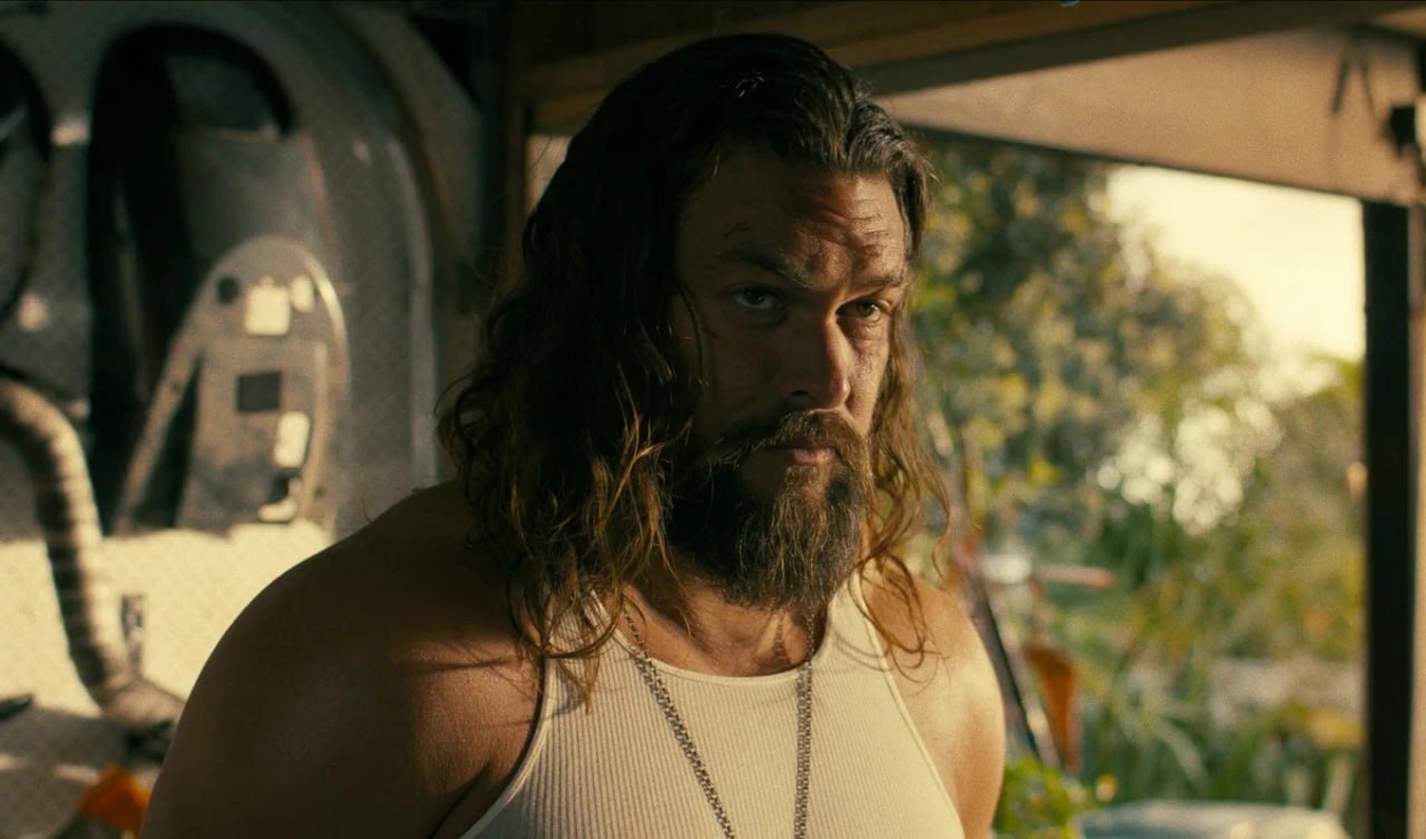 Джейсон Момоа снимется в экранизации игры Helldivers Будущий фильм расскажет об отряде солдат которым предстоит битва с инопланетными существами угрожающими планете Режиссером фильма выступит Джастин Лин известный по работе над франшизой Форсаж Сценарий написал Гэри Дауберман автор Оно и Аннабель Премьера запланирована на 10 ноября 2027 года Больше новостей в Daily News