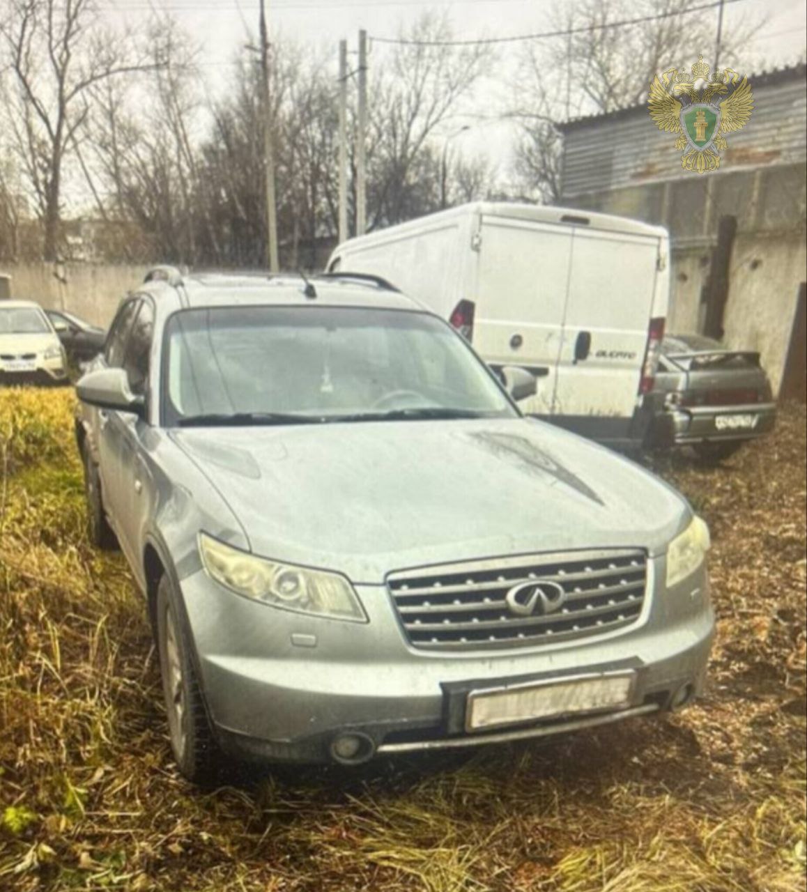 У нижегородца конфисковали иномарку за повторное вождение в пьяном виде  Второй раз жителя Нижнего Новгорода, находящегося в состоянии опьянения за рулем, задержали осенью прошлого года на улице Культуры, сообщили в региональной прокуратуре.   На мужчину завели уголовное дело. Суд признал его виновным и назначил 360 часов обязательных работ, а также лишил водительских прав на 2,5 года.   В доход государства обращен автомобиль Infinity FX 35 Elegance, принадлежавший нижегородцу.    Прокуратура Нижегородской области    Прислать новость