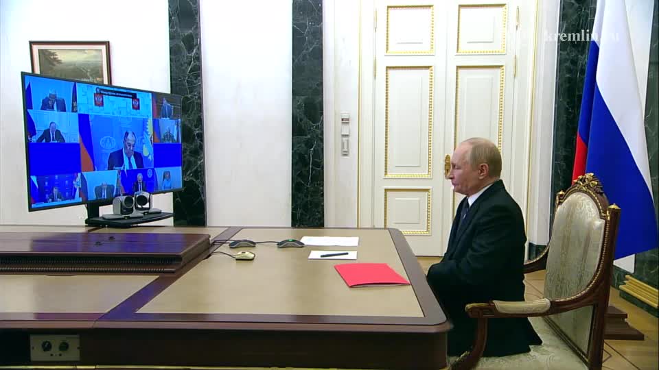 Путин обсудил сотрудничество с СНГ на совещании Совбеза