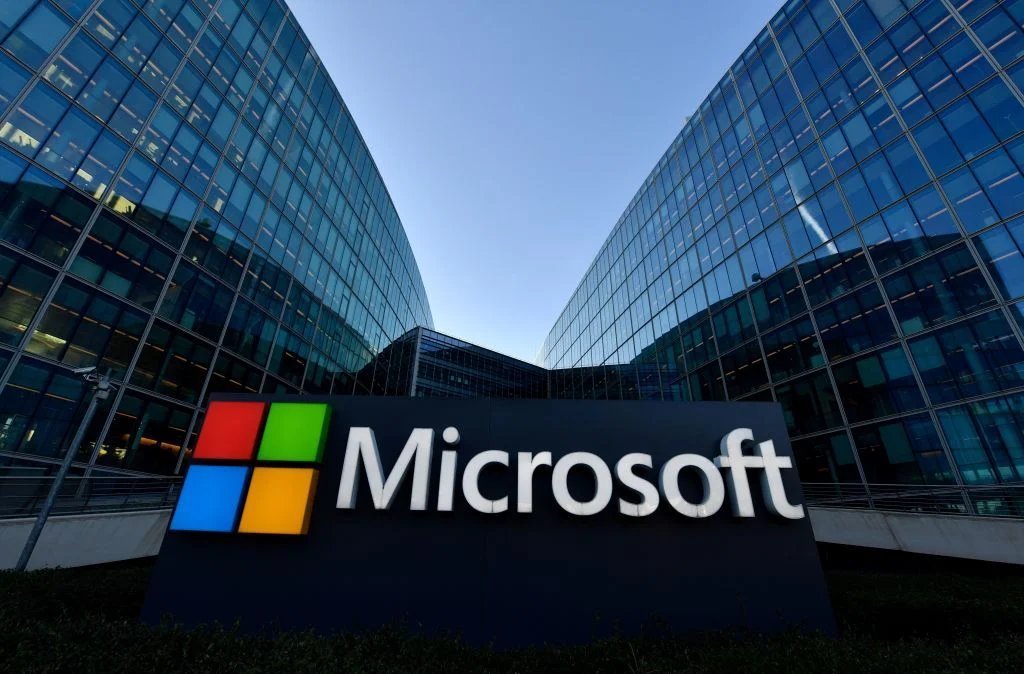 Microsoft объявила о сокращении 3% сотрудников по всем уровням и регионам.
