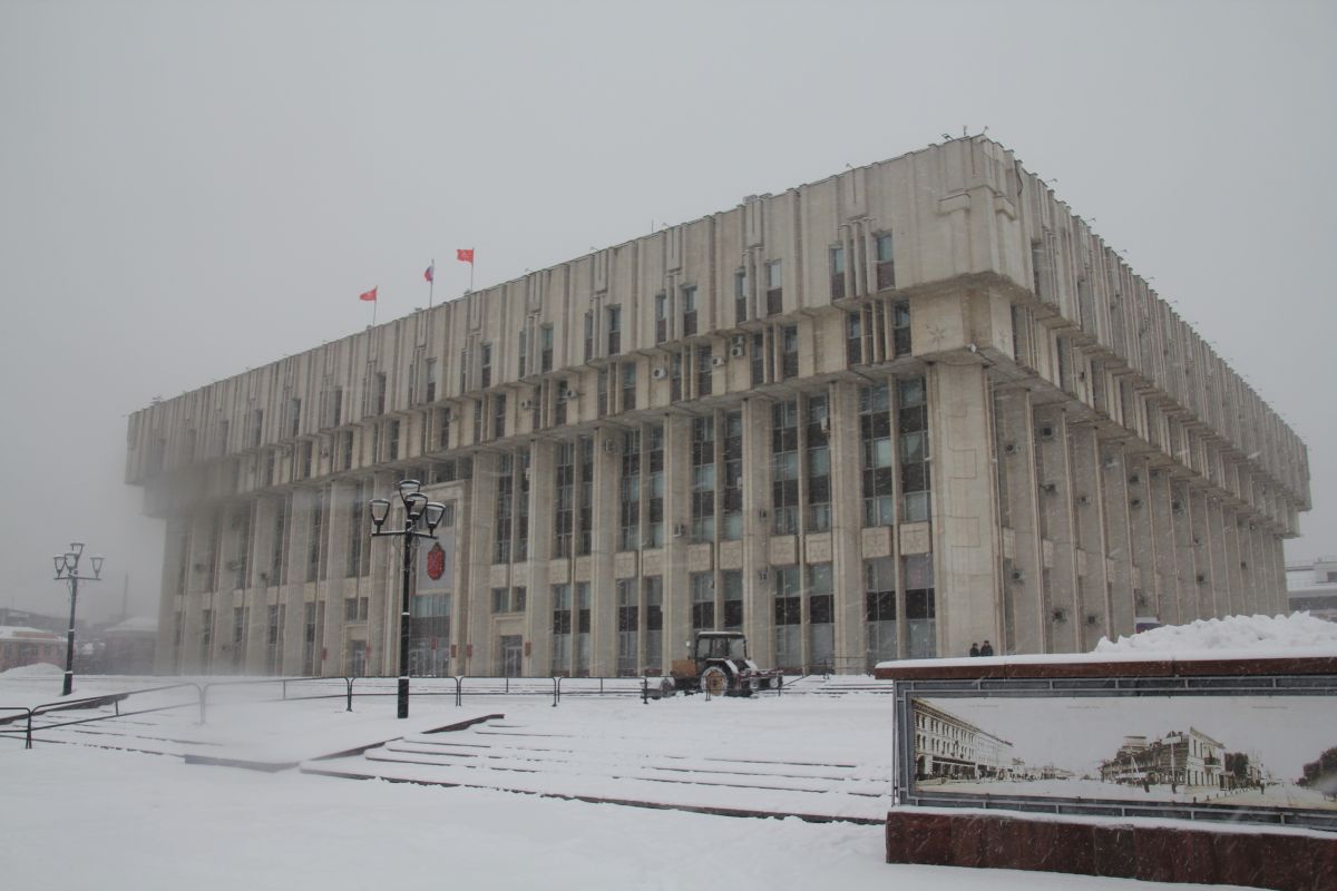 В Туле из за снегопада ограничат въезд большегрузного транспорта на территорию города   newstula ru fn 1782630 html Из за снегопада 8 января с 16 00 въезд большегрузного и крупногабаритного транспорта на территорию Тулы временно запретят   Прислать новость Подписаться   Мы в MAX