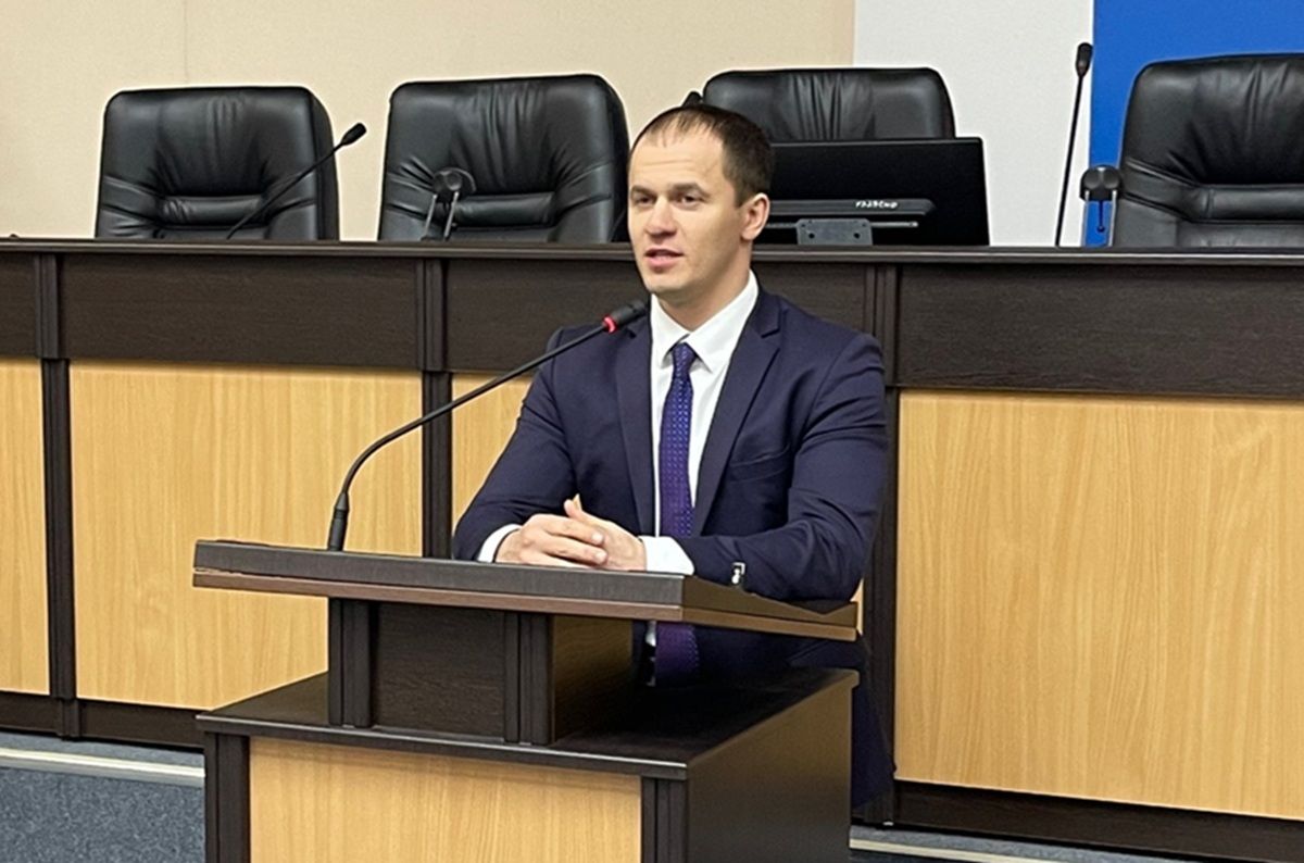 Начальник управления спорта Калуги Игорь Матвеенко лишился должности   kaluganews ru fn 1759932 html Начальника управления физической культуры спорта и молодежной политики Калуги Игоря Матвиенко освободили от должности Его фамилия и контакты исчезли со страницы управления а в мэрии подтвердили служебный контракт с чиновником не продлён Обязанности руководителя временно исполняет Сергей Климов   Прислать новость Подписаться